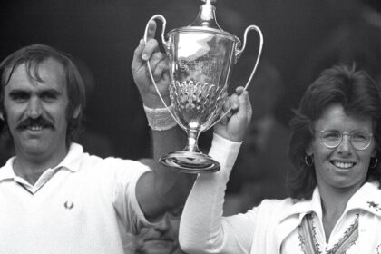 Owen Davidson, who won 8 Grand Slams with Billie Jean King, dies at the age of 79