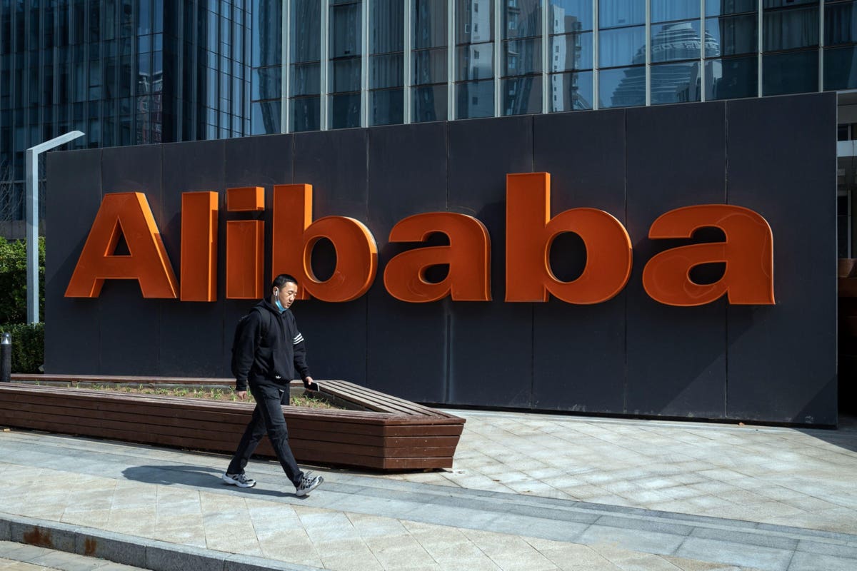 Chinese stocks on track on growth concerns;  Alibaba drops 4.5% after surprise leadership change