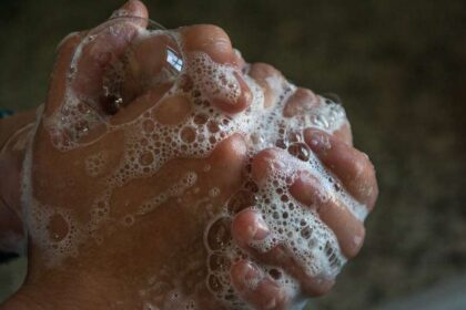 Gentle cleansers kill viruses just as effectively as harsh soaps, study finds