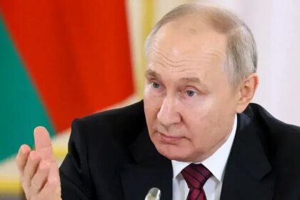 Vladimir Putin is 'absolutely terrified' of being killed