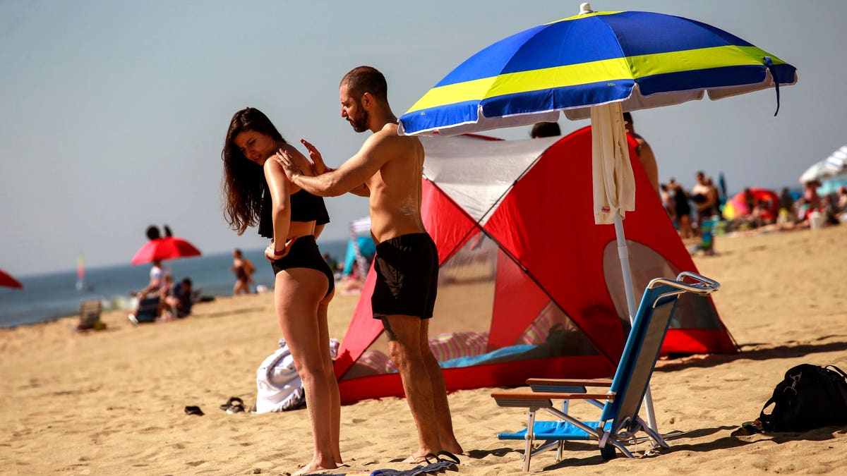 How sunscreen prevents skin cancer, despite the conspiracies spread by social media influencers