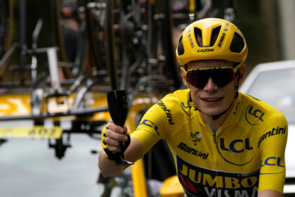 Jonas Vingegaard wins the Tour de France again after beating his rival