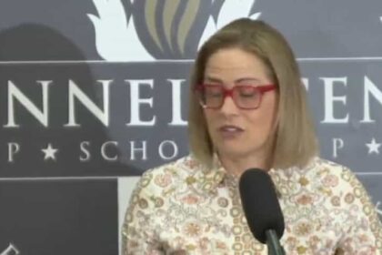 Kyrsten Sinema wants to strengthen the filibuster