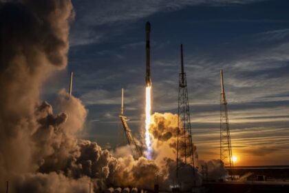 SpaceX value climbs to $180 billion, higher than Boeing, Verizon