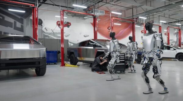 Tesla Robot Suffers Malfunctions and Attacks Engineer at Texas Factory, Leaving 'Trail of Blood' | The Gateway Pundit