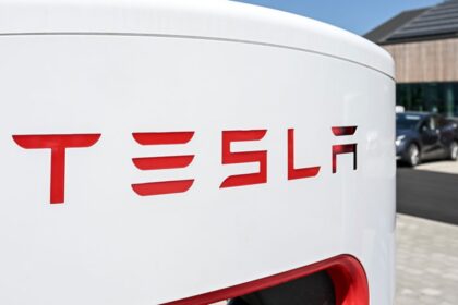 Tesla's newsy week, and is fintech having a moment?