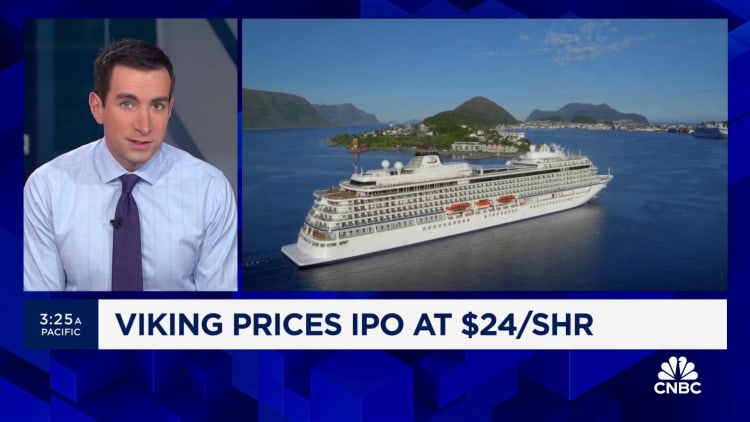 Cruise line company trading on NYSE