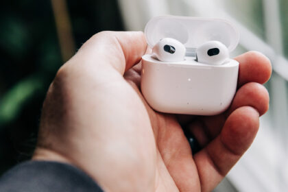 AirPods and AirPods Pro hit lowest prices ever
